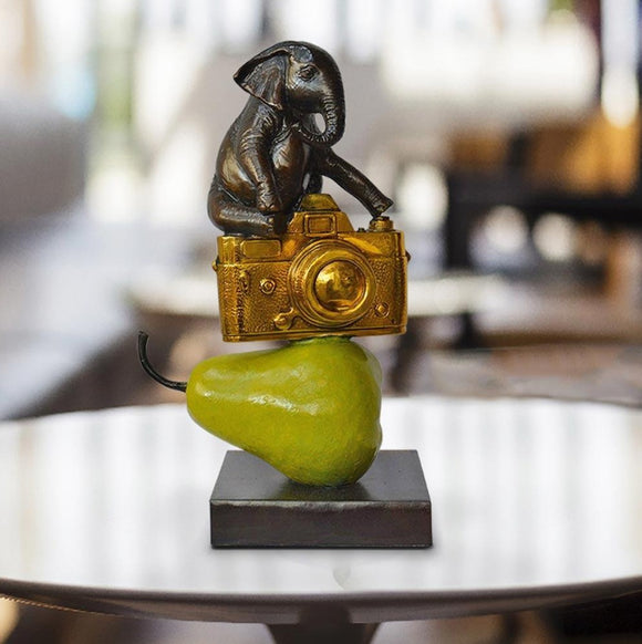 Gillie-and-marc-sculpture