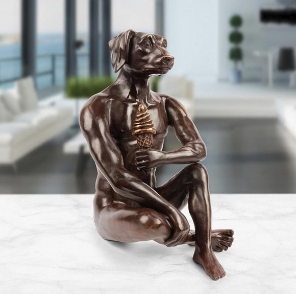 He screamed for the golden ice-cream